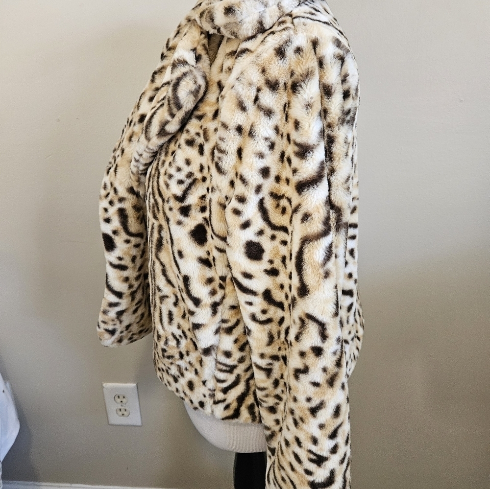 Cheetah open front cardigan coat size med. - Picture 12 of 16